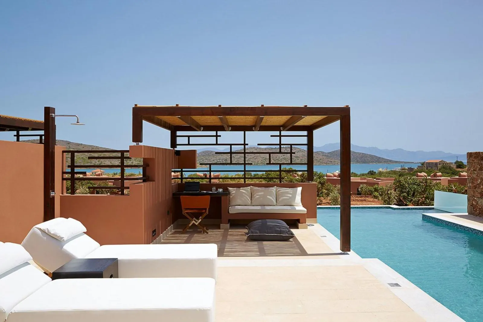 Suite terrace with a private pool, pergola and sea view